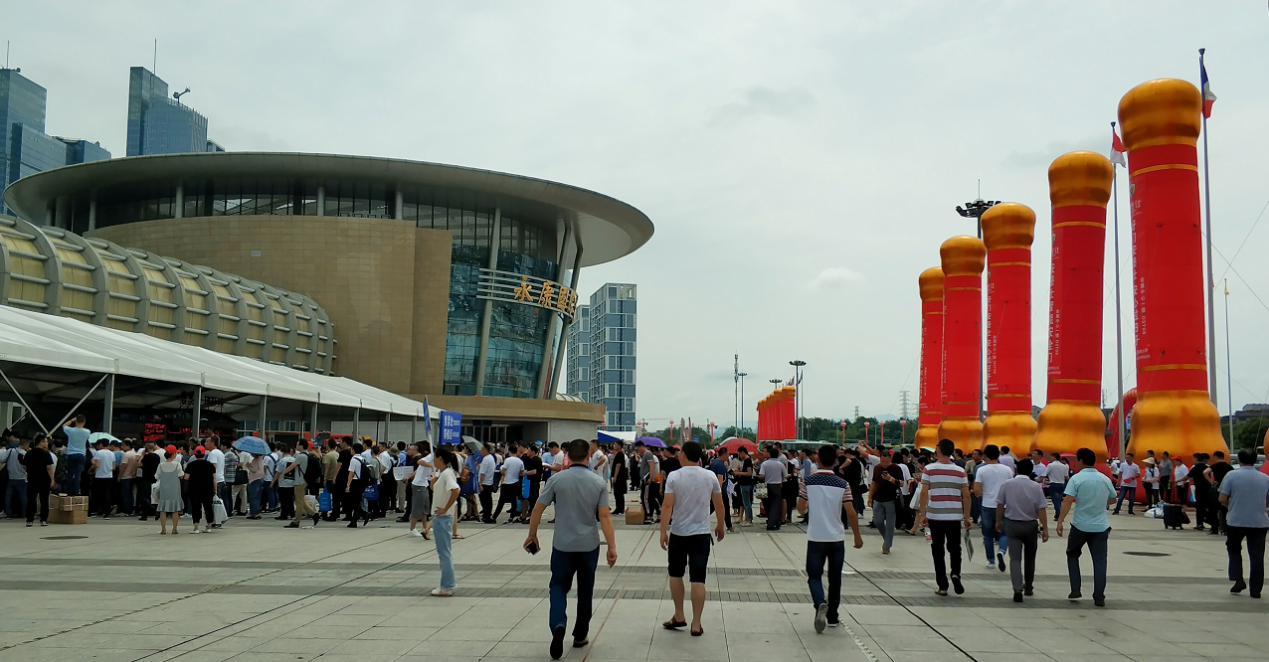 三亿体育体育智能指纹锁和智能家居系统亮相中国门博会
