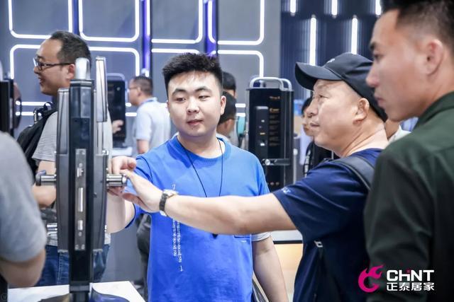 第十届门博会：三亿体育体育智能锁引领“智·简生活”风向潮